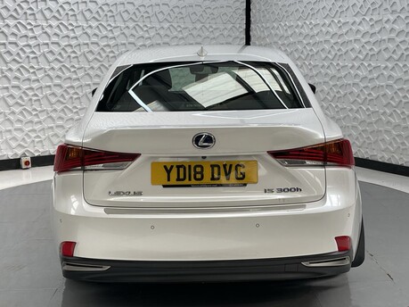 Lexus Is 2.5 300h Advance E-CVT Euro 6 (s/s) 4dr 6
