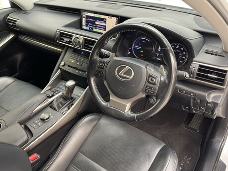 Lexus Is 2.5 300h Advance E-CVT Euro 6 (s/s) 4dr 10