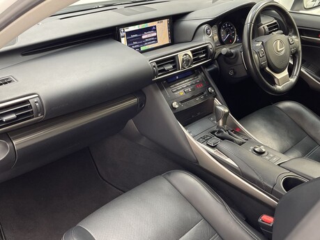 Lexus Is 2.5 300h Advance E-CVT Euro 6 (s/s) 4dr 11