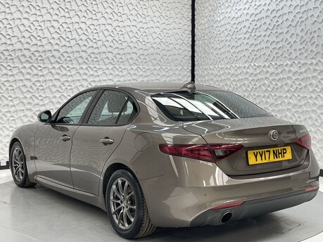 Alfa Romeo Giulia 2.0T Super Auto Euro 6 (s/s) 4dr 5