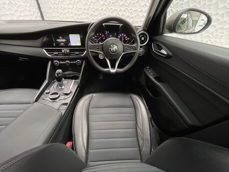 Alfa Romeo Giulia 2.0T Super Auto Euro 6 (s/s) 4dr 13