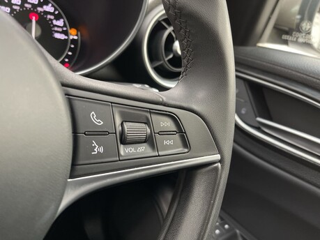 Alfa Romeo Giulia 2.0T Super Auto Euro 6 (s/s) 4dr 20