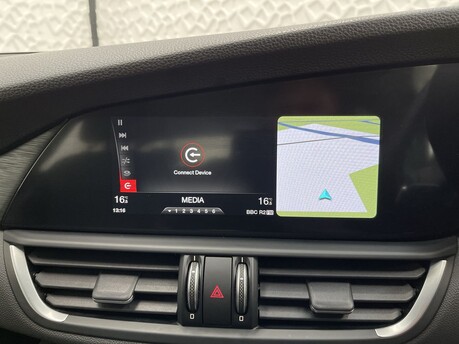 Alfa Romeo Giulia 2.0T Super Auto Euro 6 (s/s) 4dr 23