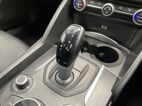 Alfa Romeo Giulia 2.0T Super Auto Euro 6 (s/s) 4dr 30