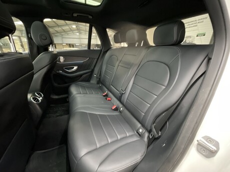 Mercedes-Benz GLC 3.0 GLC350d V6 AMG Line (Premium Plus) G-Tronic 4MATIC Euro 6 (s/s) 5dr 35