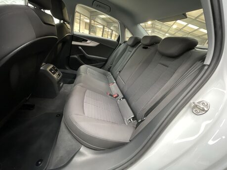 Audi A4 2.0 TDI 35 SE S Tronic Euro 6 (s/s) 4dr 34