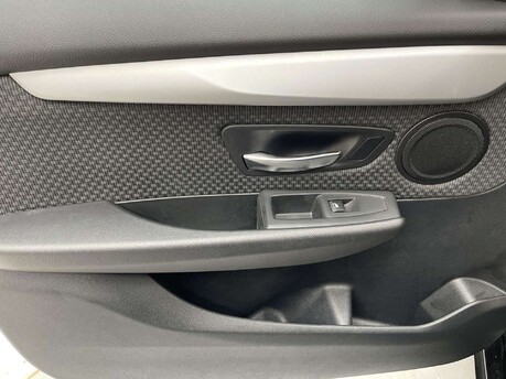 BMW 2 Series 1.5 216d SE DCT Euro 6 (s/s) 5dr 44