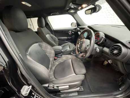 Mini Hatch 2.0 Cooper S Sport Steptronic Euro 6 (s/s) 5dr 9