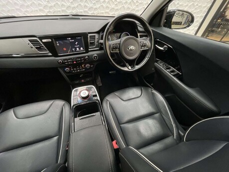 Kia Niro 64kWh First Edition Auto 5dr 17