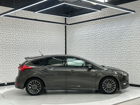 Ford Focus 1.0 Focus ST-Line 5dr 8