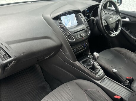 Ford Focus 1.0 Focus ST-Line 5dr 11