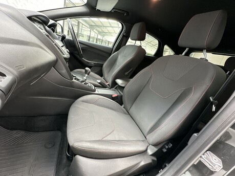 Ford Focus 1.0 Focus ST-Line 5dr 12