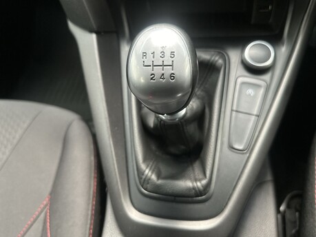 Ford Focus 1.0 Focus ST-Line 5dr 29