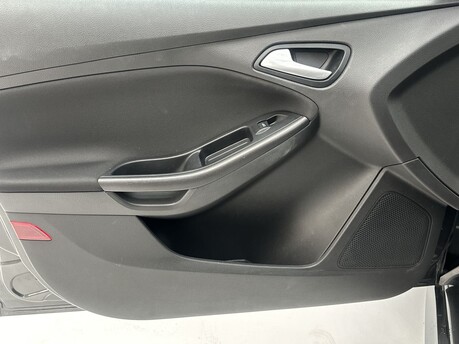 Ford Focus 1.0 Focus ST-Line 5dr 36