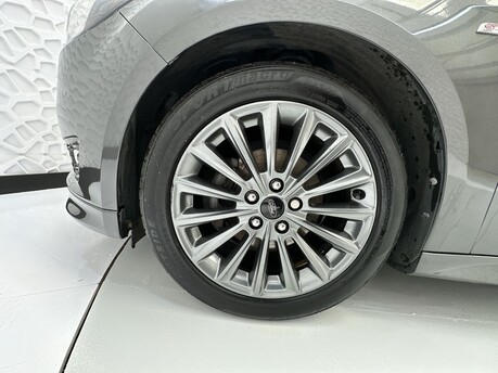 Ford Focus 1.0 Focus ST-Line 5dr 38