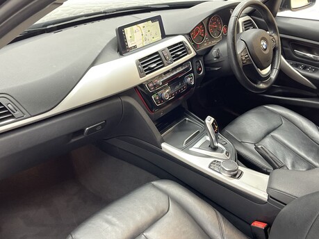 BMW 3 Series 2.0 330e SE Auto 4dr 11