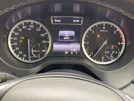 Infiniti Q30 2.1 Q30 Premium Tech inTouch D Semi-Auto 5dr 6