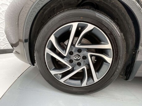 Infiniti Q30 2.1 Q30 Premium Tech inTouch D Semi-Auto 5dr 10