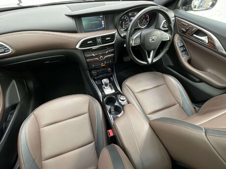 Infiniti Q30 2.1 Q30 Premium Tech inTouch D Semi-Auto 5dr 17