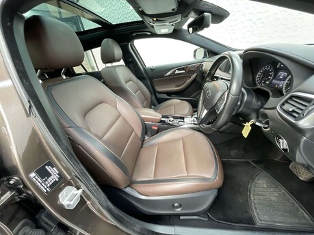 Infiniti Q30 2.1 Q30 Premium Tech inTouch D Semi-Auto 5dr 24