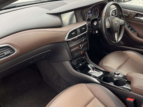 Infiniti Q30 2.1 Q30 Premium Tech inTouch D Semi-Auto 5dr 25