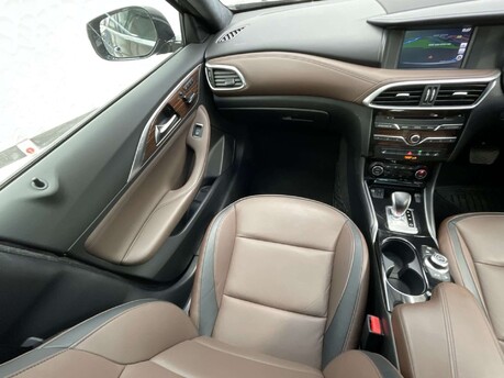 Infiniti Q30 2.1 Q30 Premium Tech inTouch D Semi-Auto 5dr 27