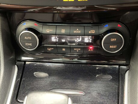 Infiniti Q30 2.1 Q30 Premium Tech inTouch D Semi-Auto 5dr 35