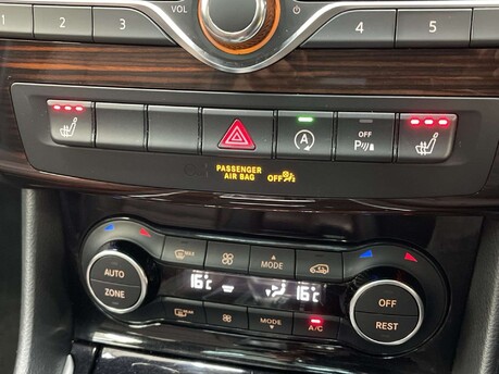 Infiniti Q30 2.1 Q30 Premium Tech inTouch D Semi-Auto 5dr 38
