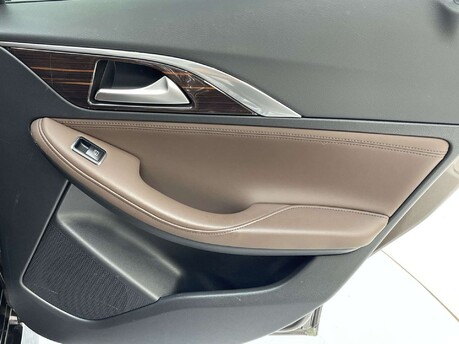 Infiniti Q30 2.1 Q30 Premium Tech inTouch D Semi-Auto 5dr 42