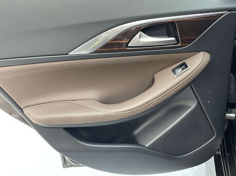 Infiniti Q30 2.1 Q30 Premium Tech inTouch D Semi-Auto 5dr 43
