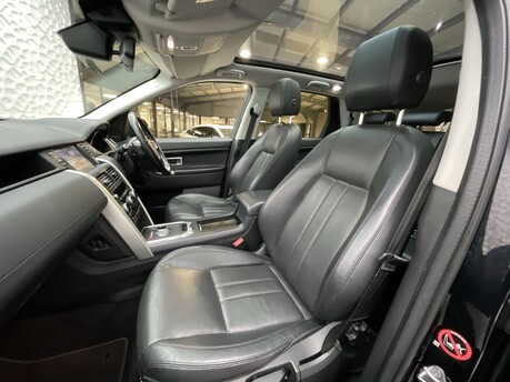 Land Rover Discovery Sport 2.0 Discovery Sport SE Tech TD4 Auto 4WD 5dr 12