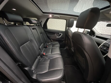 Land Rover Discovery Sport 2.0 Discovery Sport SE Tech TD4 Auto 4WD 5dr 33