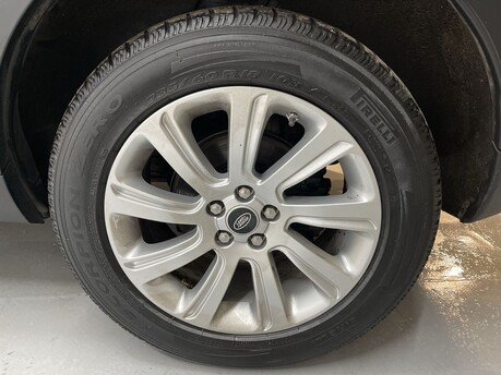 Land Rover Discovery Sport 2.0 Discovery Sport SE Tech TD4 Auto 4WD 5dr 42