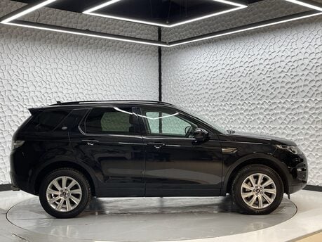 Land Rover Discovery Sport 2.0 Discovery Sport SE Tech TD4 Auto 4WD 5dr 8