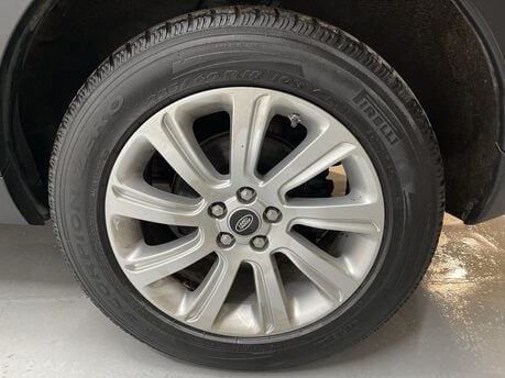 Land Rover Discovery Sport 2.0 Discovery Sport SE Tech TD4 Auto 4WD 5dr 42