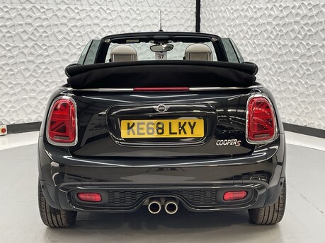Mini Convertible 2.0 Cooper S 2dr 6