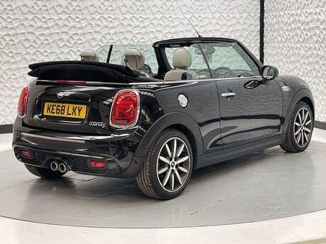 Mini Convertible 2.0 Cooper S 2dr 7