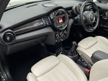 Mini Convertible 2.0 Cooper S 2dr 11