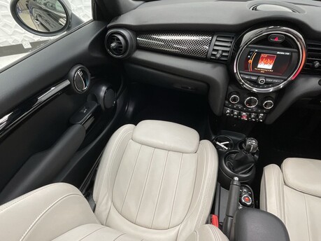 Mini Convertible 2.0 Cooper S 2dr 15