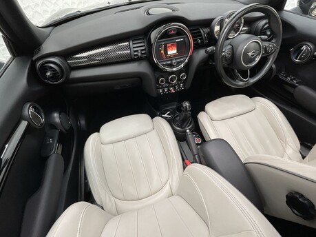 Mini Convertible 2.0 Cooper S 2dr 16