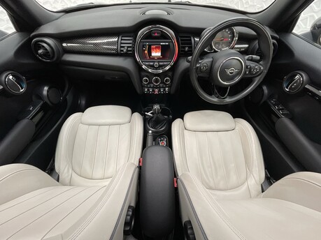 Mini Convertible 2.0 Cooper S 2dr 17