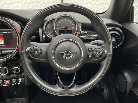 Mini Convertible 2.0 Cooper S 2dr 19