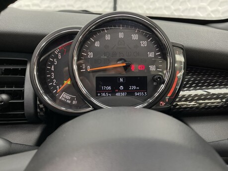 Mini Convertible 2.0 Cooper S 2dr 22