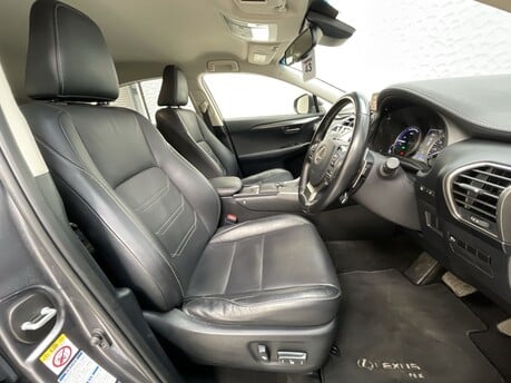 Lexus NX 2.5 NX 300h Luxury CVT 4WD 5dr 9