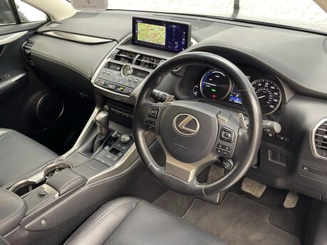 Lexus NX 2.5 NX 300h Luxury CVT 4WD 5dr 10