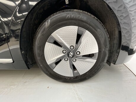 Hyundai IONIQ 1.6 IONIQ Premium FHEV Semi-Auto 5dr 42