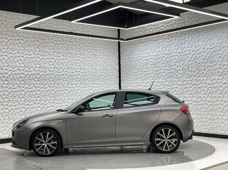 Alfa Romeo Giulietta 1.7 Giulietta Veloce TBi Semi-Auto 5dr 4