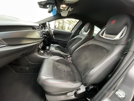 Alfa Romeo Giulietta 1.7 Giulietta Veloce TBi Semi-Auto 5dr 12