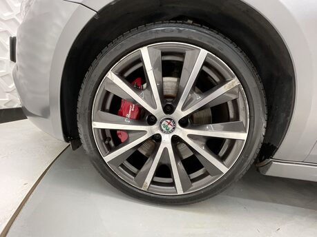 Alfa Romeo Giulietta 1.7 Giulietta Veloce TBi Semi-Auto 5dr 39