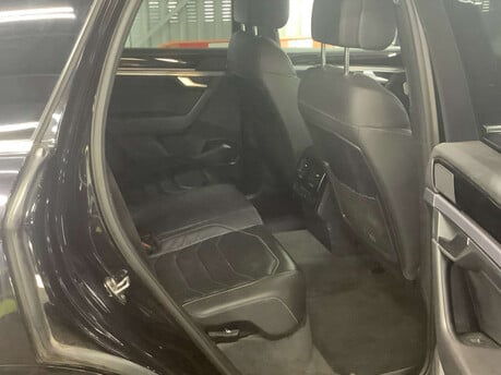 Volkswagen Touareg 3.0 Touareg V6 R-Line Tech TDI Auto 4WD 5dr 4